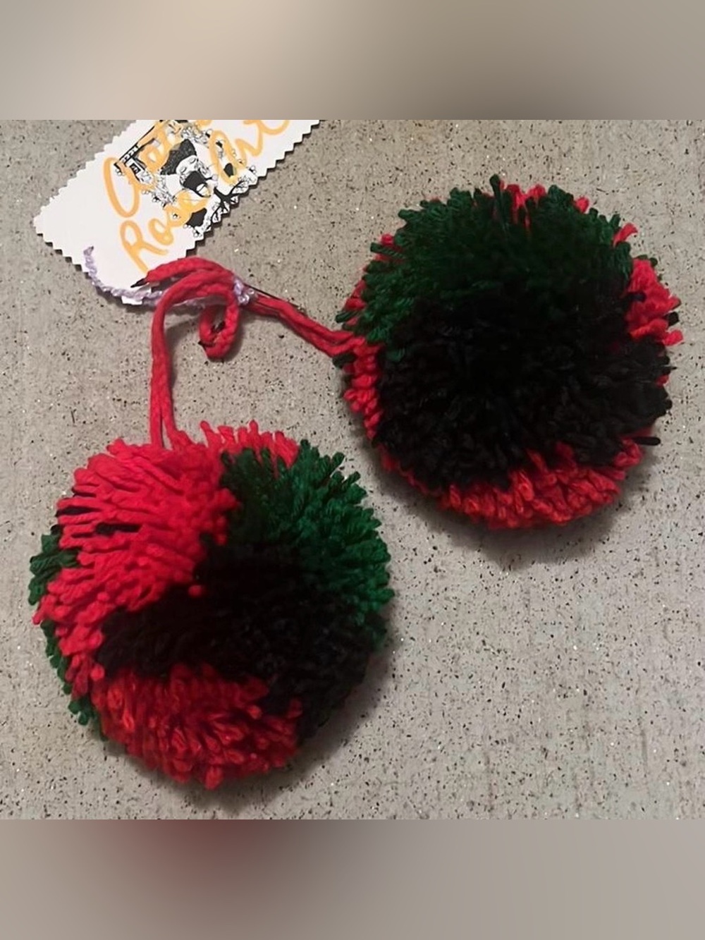 Giant skate Poms